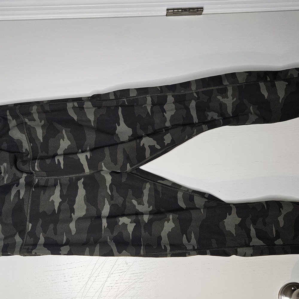 Athleta Green Camouflage Leggings